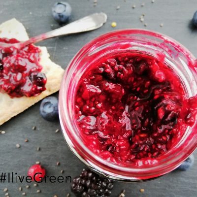 Bio cranberry-bosvruchtenjam met chiazaad