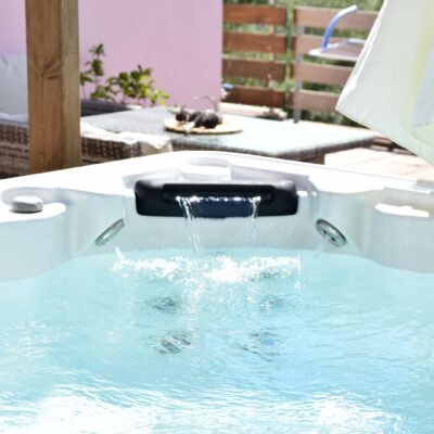 Hottub stroomverbruik in een vakantiehuis. Hoe de nieuwste generatie warmtepompen het verbruik halveert