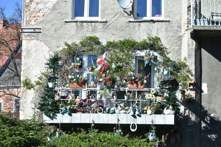 Ook een piepklein balkon of tuintje kun je nog netjes afbakenen